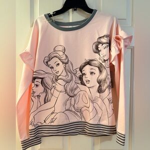 Disney girl dreams 💕
NWT princess sweatshirt (Size Medium) — comfy and cute